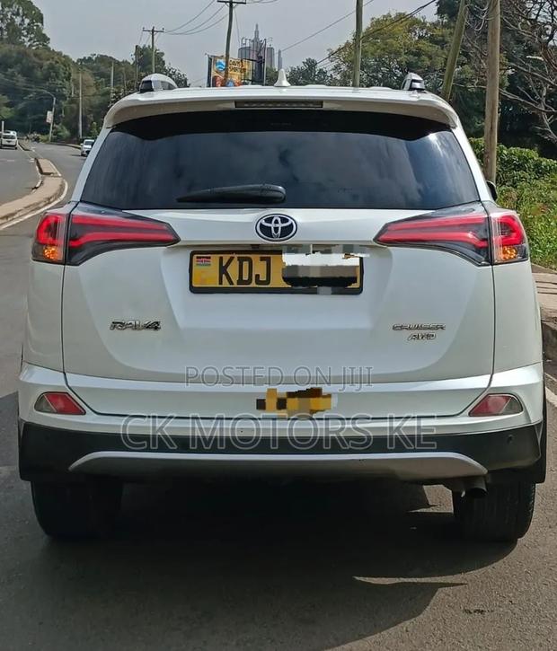Toyota RAV4 2016 White