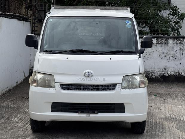 Toyota TownAce 2019 White