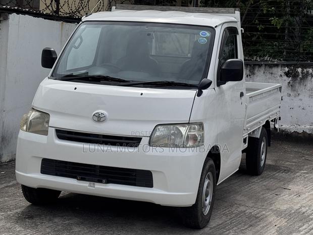 Toyota TownAce 2019 White