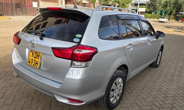 Toyota Corolla Fielder 1.5 Petrol FWD 2015 Silver