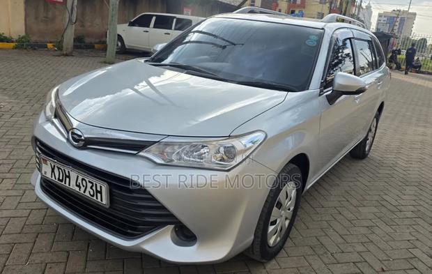 Toyota Corolla Fielder 1.5 Petrol FWD 2015 Silver
