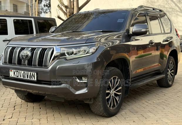 Toyota Land Cruiser Prado 2.7 2017 Gray