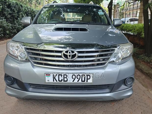 Toyota Fortuner 2014 Gold