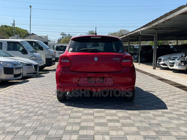 Suzuki Swift 2018 Red