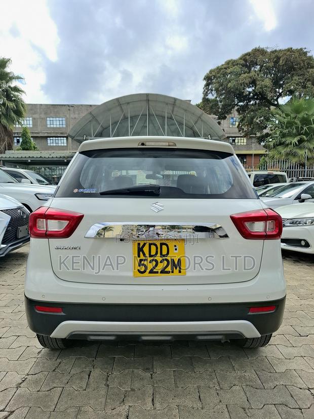 Suzuki Vitara 2021 White