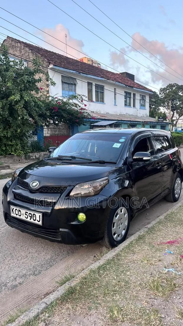 Toyota IST 2010 Black