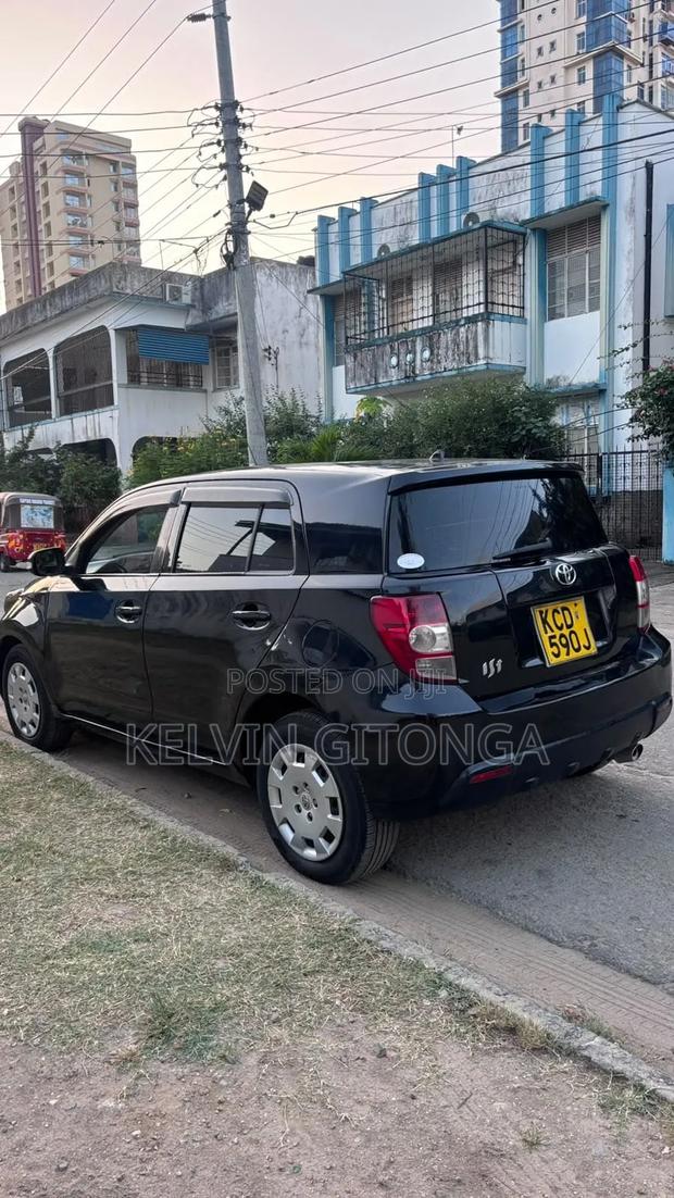 Toyota IST 2010 Black