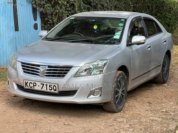 Toyota Premio 2011 Silver