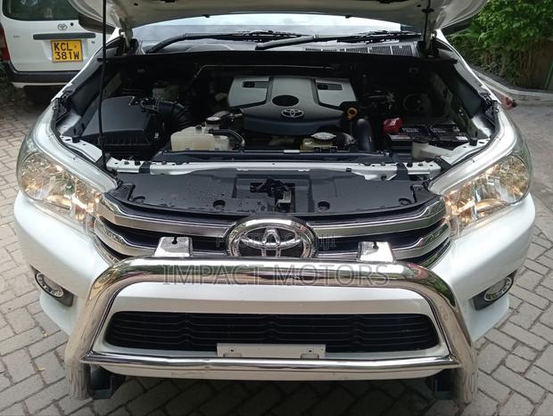 Toyota Hilux 2019 White