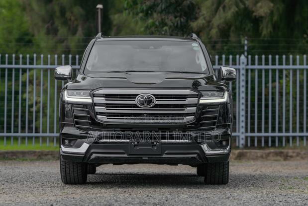 Toyota Land Cruiser 2023 Black