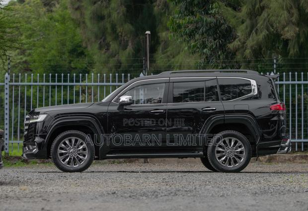 Toyota Land Cruiser 2023 Black