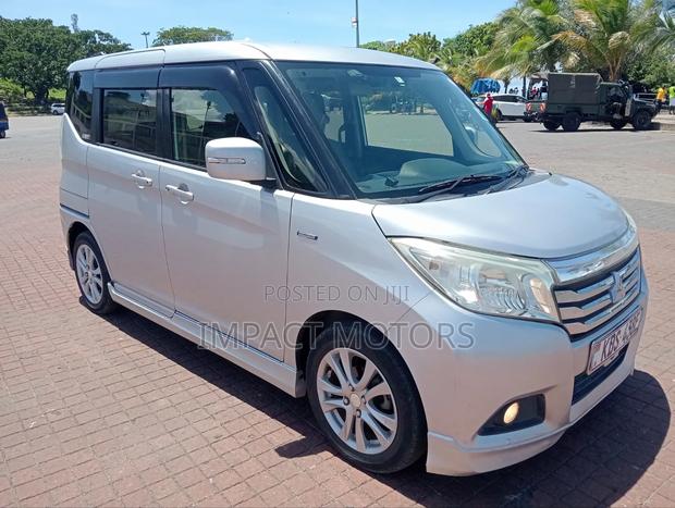 Mitsubishi Delica 2016 Silver