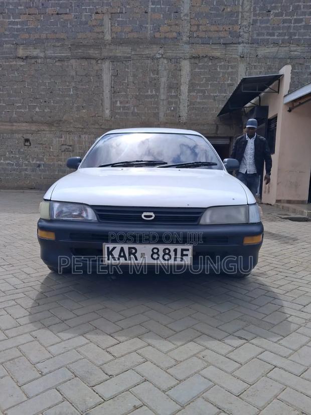 Toyota Corolla 1999 White