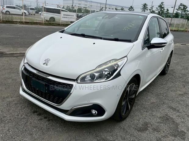 Peugeot 2008 2019 White