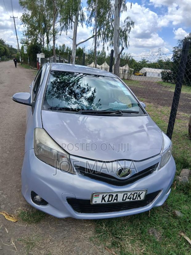 Toyota Vitz 1.3 FWD 5dr 2014 Blue