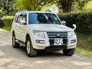 Mitsubishi Pajero V80 3.2 DI-D 2013 White for sale