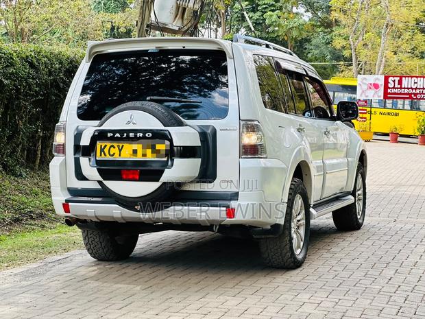 Mitsubishi Pajero V80 3.2 DI-D 2013 White