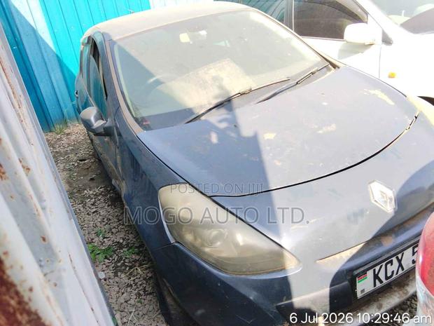 Renault Lutecia 2012 Gray