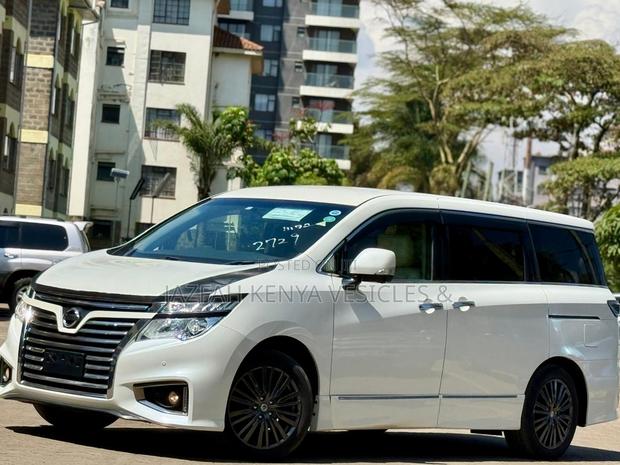Nissan Elgrand 2017 White