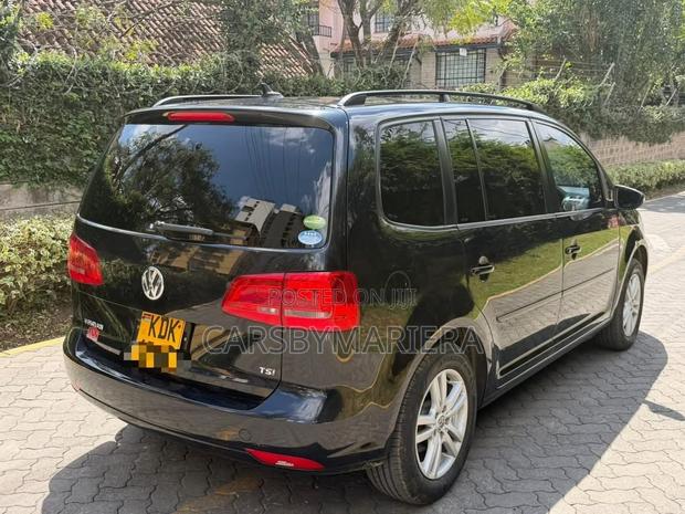 Volkswagen Touran 2015 Blue