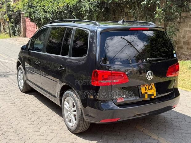 Volkswagen Touran 2015 Blue