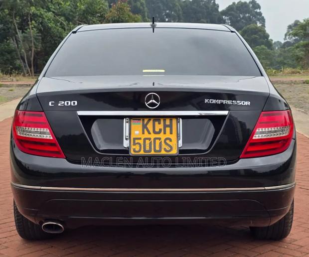 Mercedes-Benz C200 2010 Black