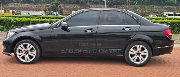 Mercedes-Benz C200 2010 Black