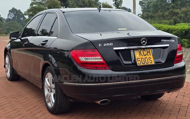 Mercedes-Benz C200 2010 Black