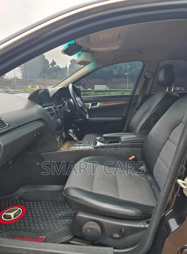 Mercedes-Benz C200 2010 Black