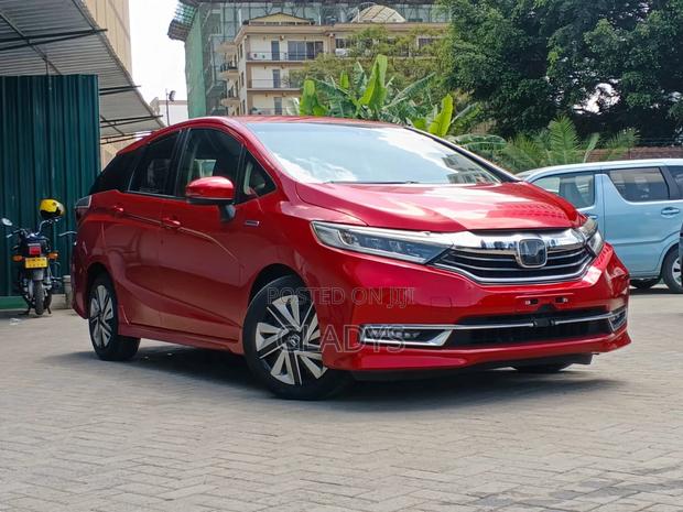Honda Fit Shuttle 2019 Red