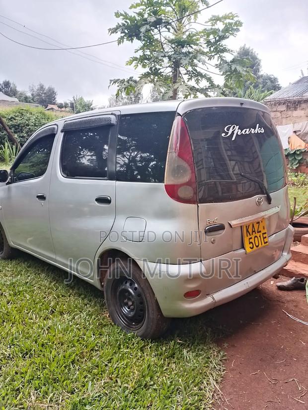 Toyota Fun Cargo 2003 Silver