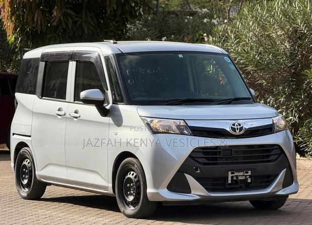 Toyota Tank 1.0 FWD 2018 Silver