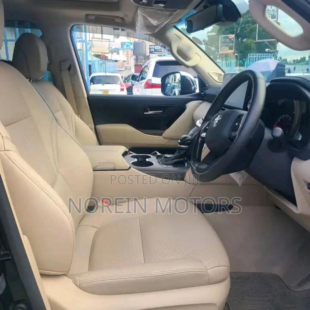 Toyota Land Cruiser 2022 Black