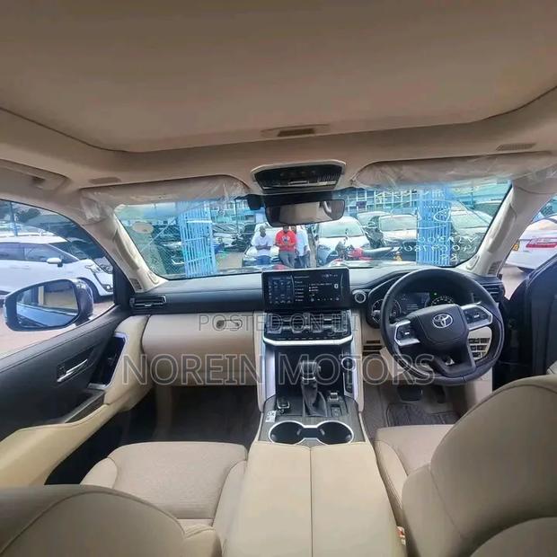 Toyota Land Cruiser 2022 Black