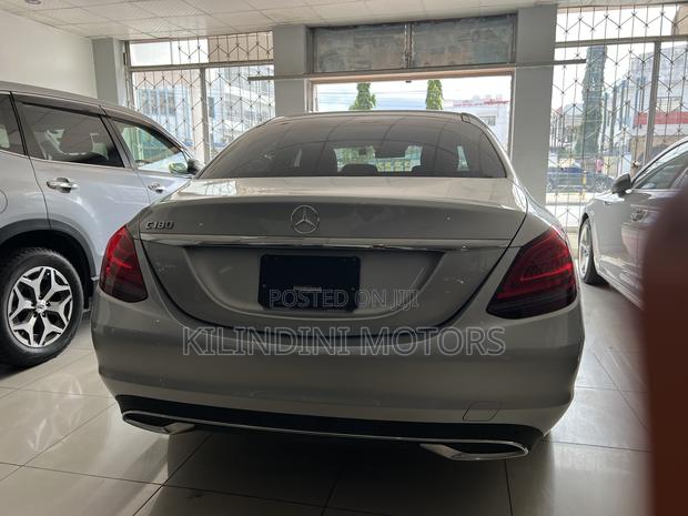 Mercedes-Benz C180 2019 Silver
