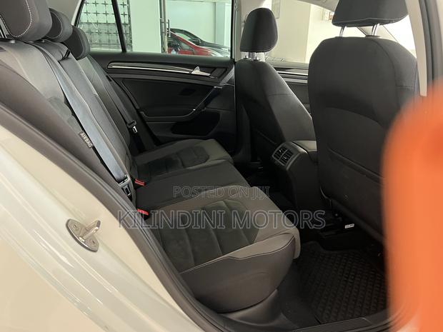 Mercedes-Benz C180 2019 Silver
