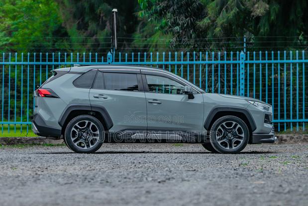 Toyota RAV4 Adventure 2019 Green