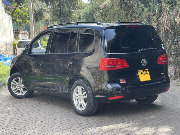 Volkswagen Touran 2015 Black