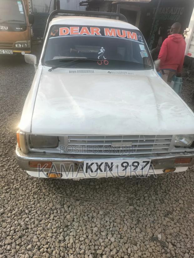 Toyota Hilux 1994 White
