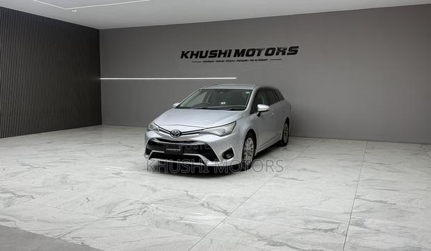 Toyota Avensis 2018 Silver