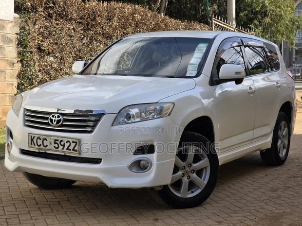 Toyota Vanguard 2008 White