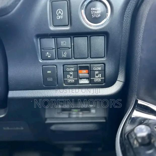 Toyota Noah 2019 White