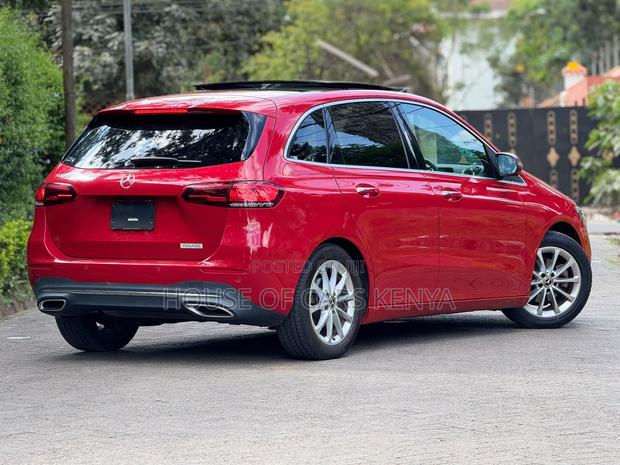 Mercedes-Benz B-Class 2019 Red
