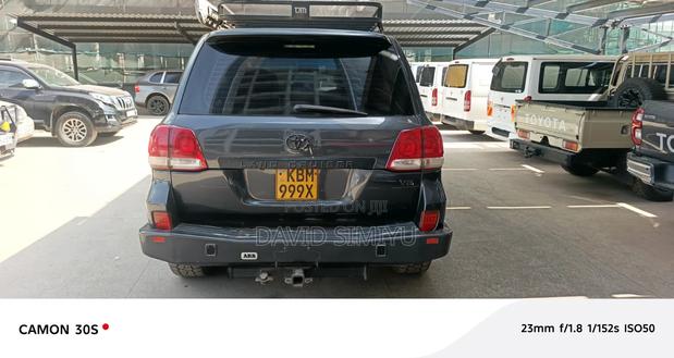 Toyota Land Cruiser 2010 Gray