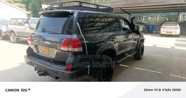 Toyota Land Cruiser 2010 Gray