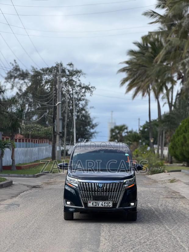 Toyota Esquire 2018 Black