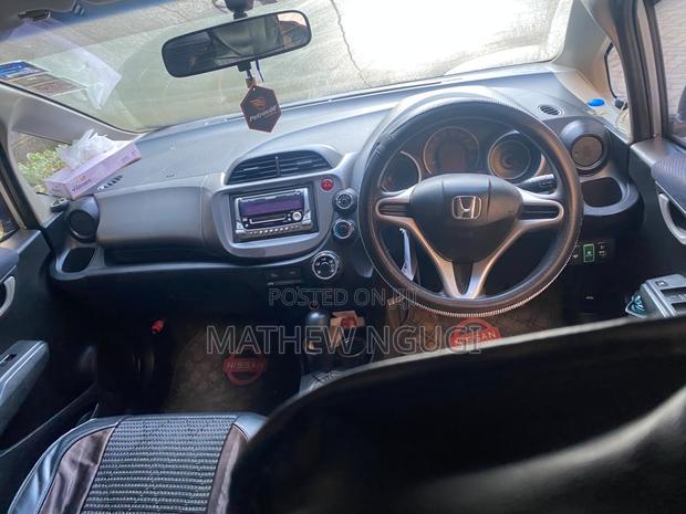 Honda Fit Automatic 2011 Silver