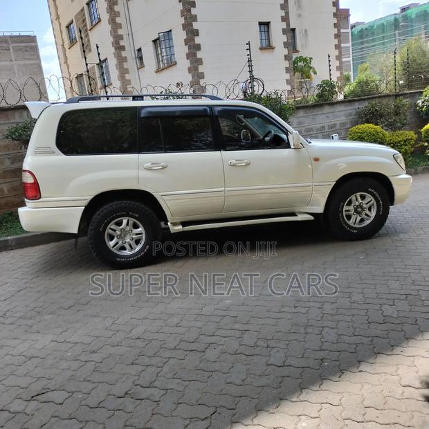 Toyota Land Cruiser Cygnus 4.7 2002 White