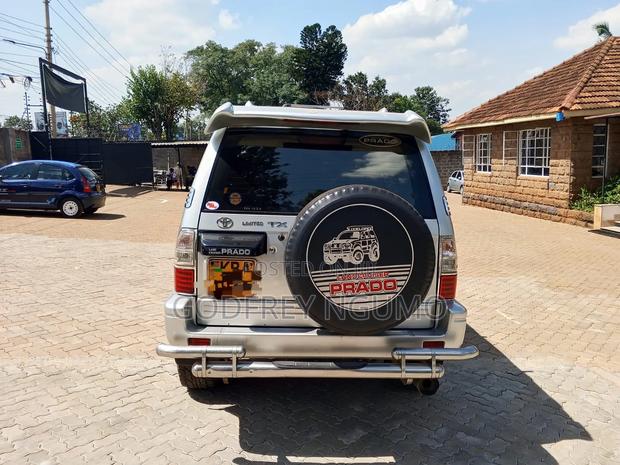 Toyota Land Cruiser Prado 2000 Silver