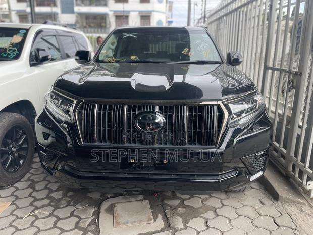 Toyota Land Cruiser Prado 2.8 2022 Black